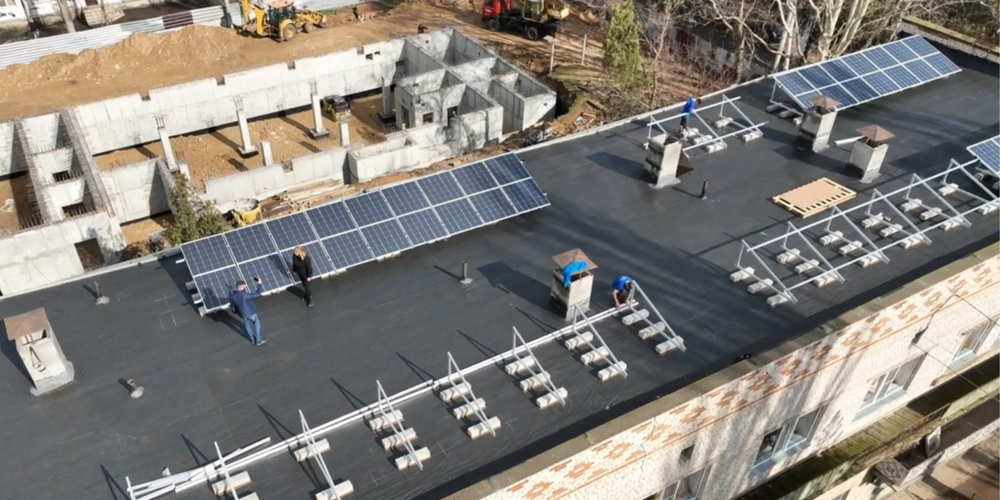 Ziekenhuis in Oekraïne krijgt Nederlandse zonnepanelen