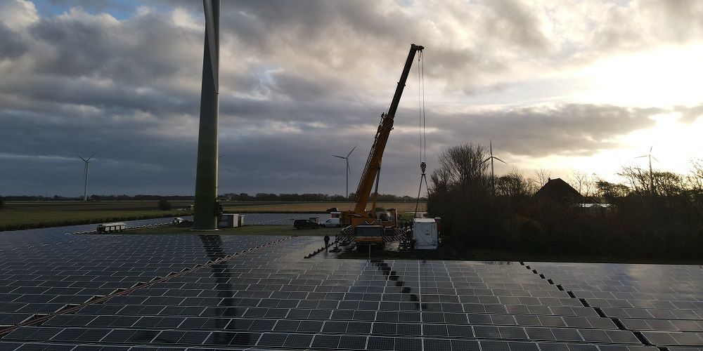 De prijzen van zowel zonnepanelen als batterijen nemen af