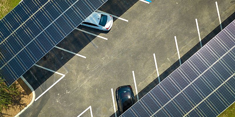 Noord-Holland opent subsidie voor zonnepanelen boven parkeerterreinen