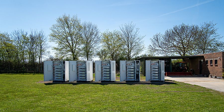 Deense Emaldo koppelt commerciële batterijen in Nederland aan Eddy Grid