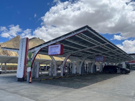 AIKO N-Type ABC-modules op ''s werelds hoogste superlaadstation op de Everest