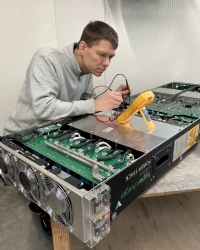 Inverter Service investeert actief in onderzoek | Hypercharger 