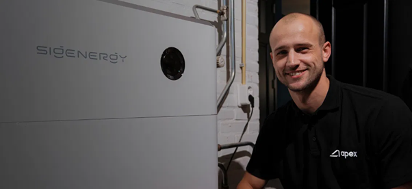 Apex Power Supplies toont nieuw productaanbod  van thuis- en zakelijke batterijen