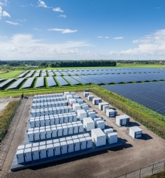 Transformatorstation configuratie voor energieopslag op Zonnepark Wanneperveen