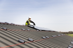 Sunbeam Luna: dé duurzame innovatie voor montage van zonnepanelen op schuine daken