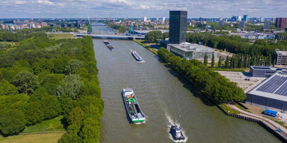 Het vergroenen van de transportsector met elektrische schepen