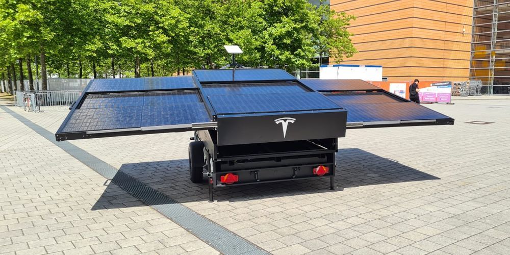 Langer elektrisch rijden met de zonnecel aanhangwagen van Tesla?