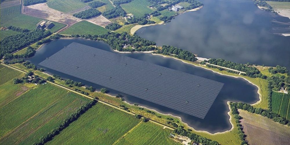 Drijvende zonnepanelen laten verschillende resultaten zien