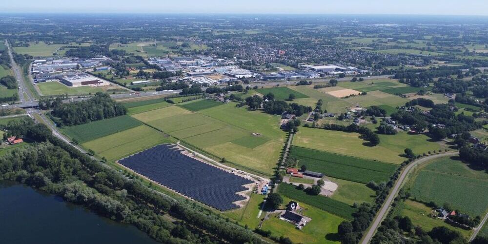 Een combinatie van opwek, opslag en levering maakt zonneparken minder kwetsbaar voor marktschommelingen