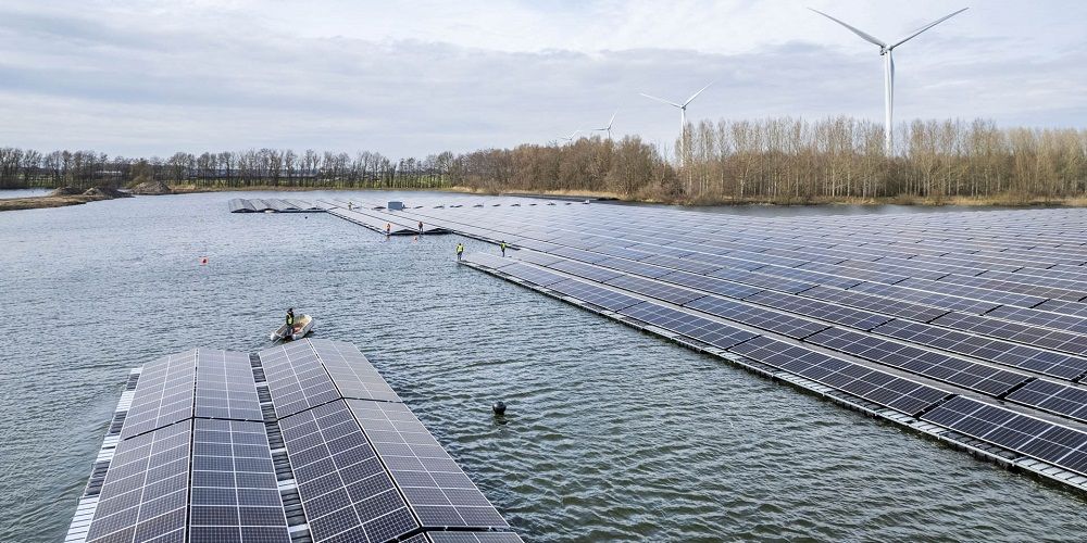 Drijvende zonnepark bij Hattemerbroek voorziet 4.300 huishoudens van groene stroom