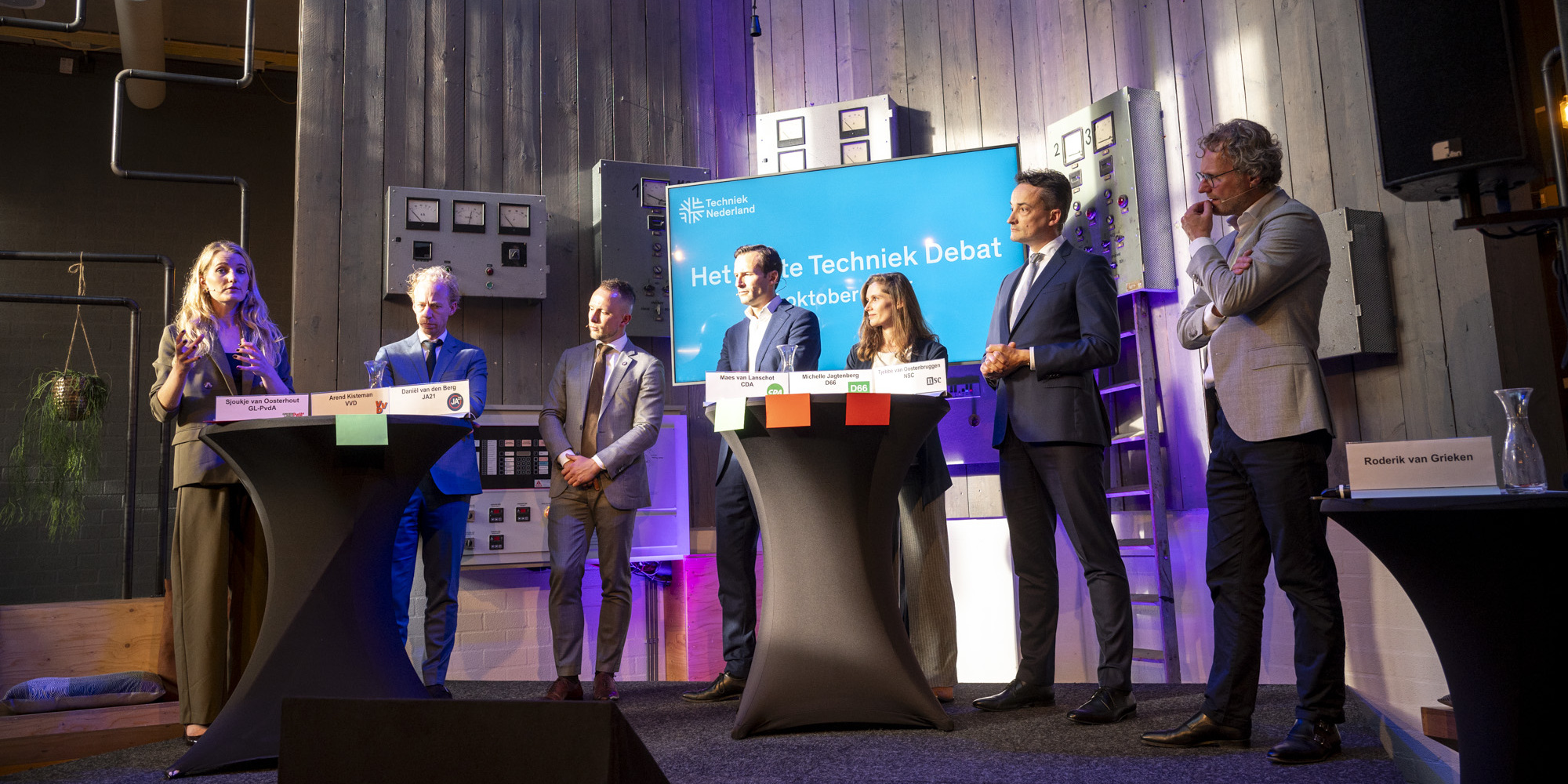 Politieke partijen kruisen de degens bij het Grote Techniek Debat