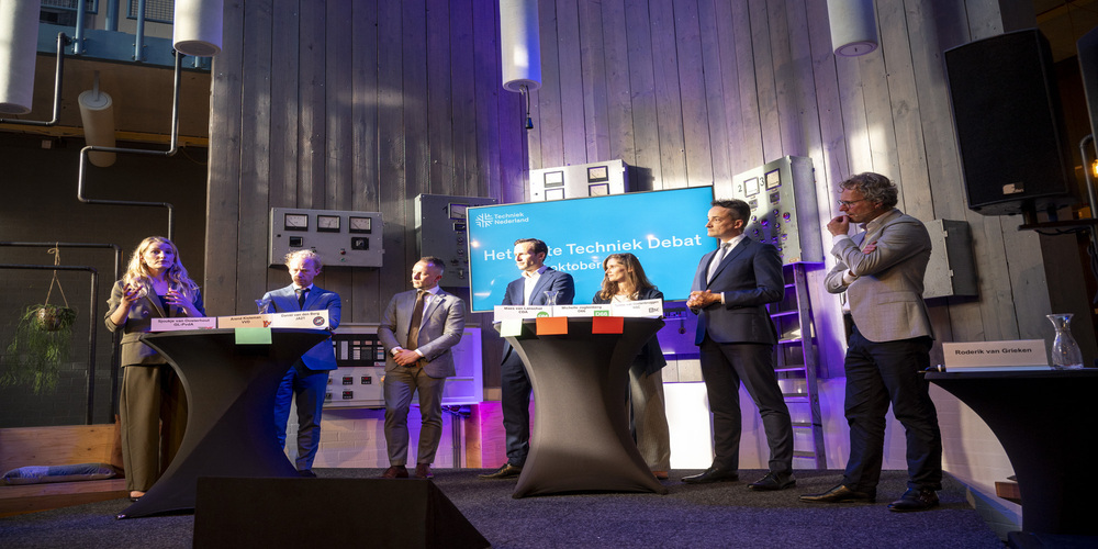 Politieke partijen kruisen de degens bij het Grote Techniek Debat