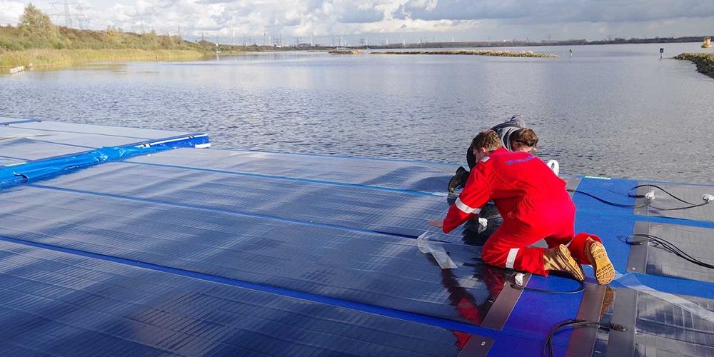 Flexibel zonne-energiesysteem op water