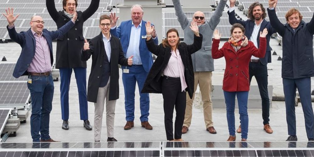 Groendus en Zoncoalitie realiseren zonnedaken voor Makro