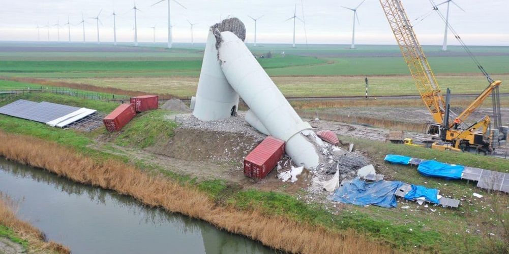 Windmolen vernielt zonnepanelen