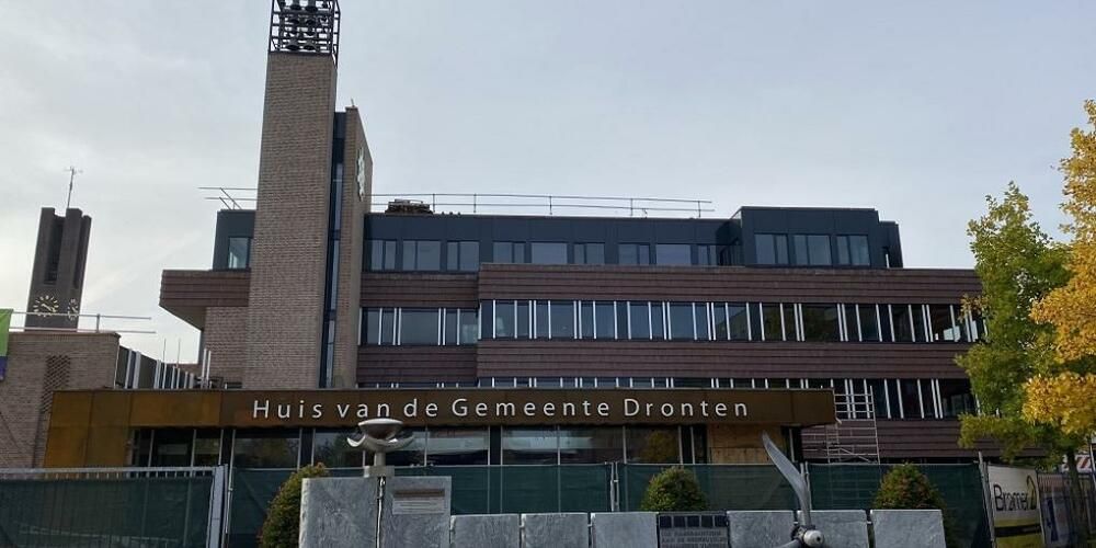 Nul op de meter van gemeentehuis Dronten