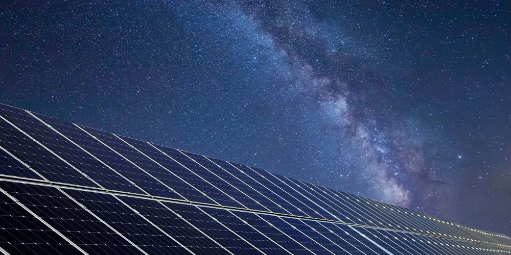Stanford ontwikkelt zonnepanelen die ’s nachts elektriciteit opwekken