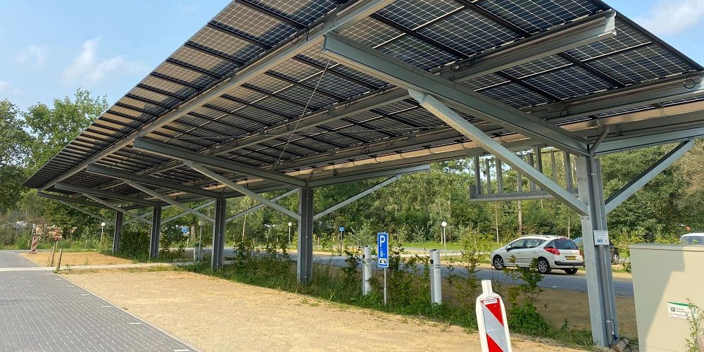 Ook D66 wil parkeerplaatsen verplicht overdekken met zonnecarports