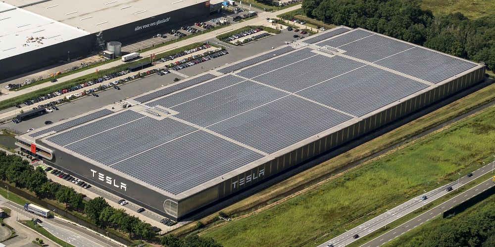 De meeste zonne-energie per persoon, toch trekken donkere wolken zich samen boven Nederland