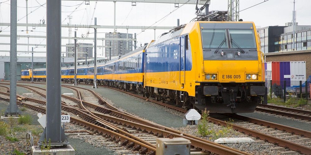 ProRail legt tweeduizend panelen op stations