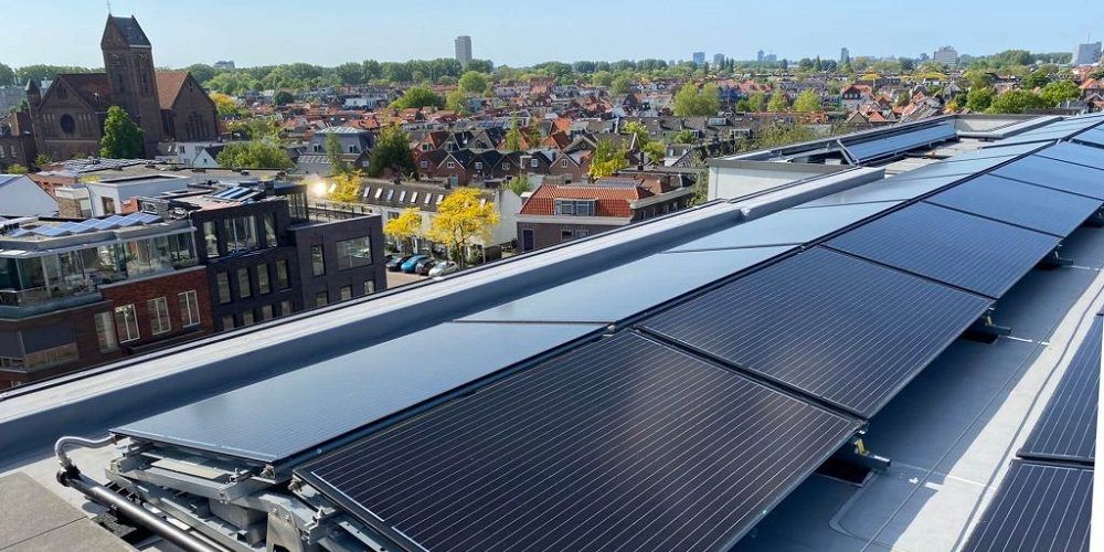 University of West London verduurzaamt met zeshonderd Triple Solar PVT-panelen