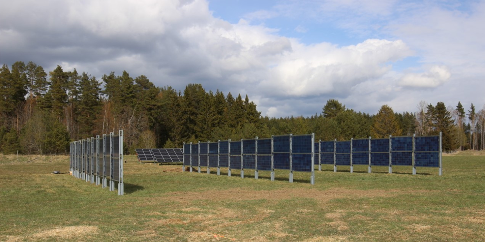 Verticale zonnepanelen helpen netcongestie voorkomen