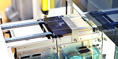 Goedkoper en minder schaars dan zilver: onderzoekers maken zonnecel met koper