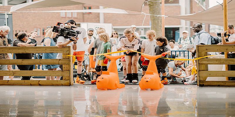 Schaatsen in de zon; kunstproject toont mogelijkheden van overtollige zonne-energie