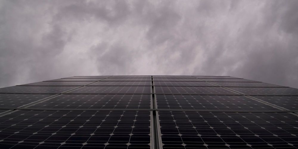 Hoe worden zonnepanelen voorbereid op extreem weer?