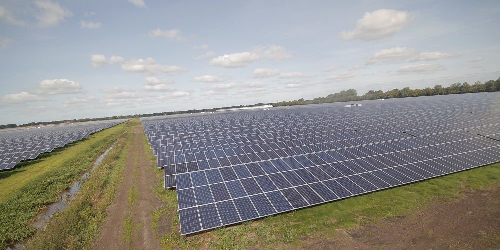 "Zonneparken groeien sneller dan zonnedaken"